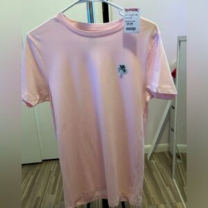 XIRI men’s tee in pink . New with tags, size Small.